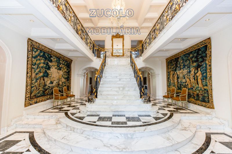 Seja Bem-vindo à Mansão no Retiro Morumbi. 1.750m2. 6 suítes, 10 vagas. Residencial ou Comercial - Zucolo Imobiliária